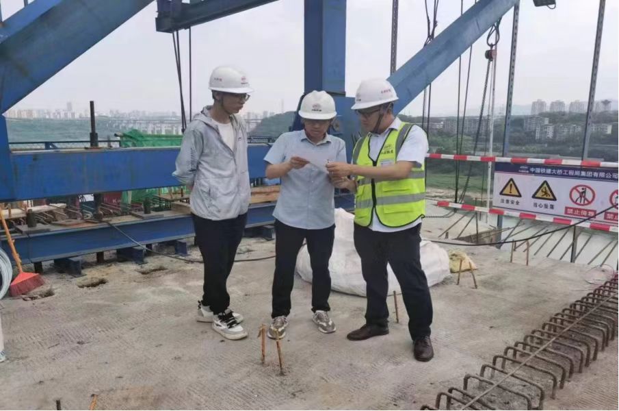 駐地代表助力??軌道交通 15 號線建設(shè)順利推進 ?